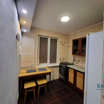 Володимира Івасюка просп. (Героїв Сталінграду), 44