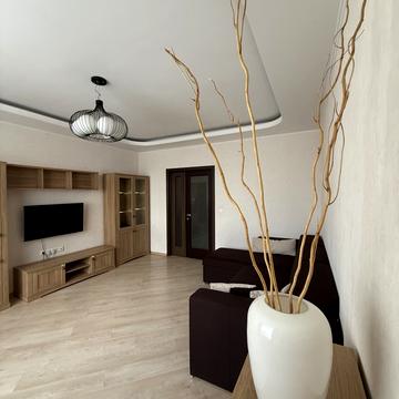 Василя Касіяна вул., 2/1