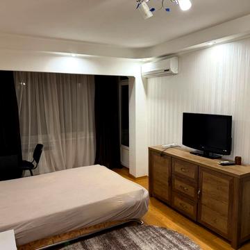 Петропавлівська вул., 6