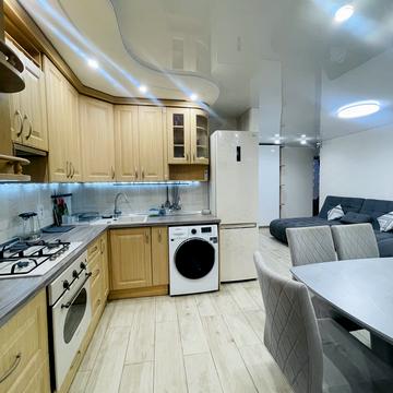 Українського Відродження бульв. (Пушкіна), 16