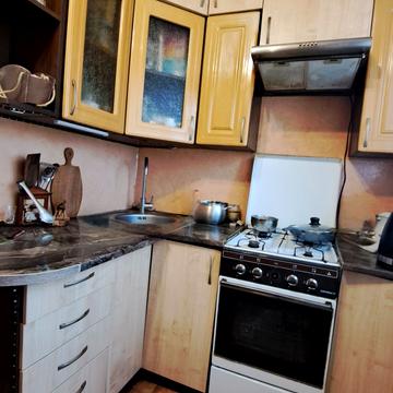 Полюсна вул., 1