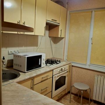 Академіка Філатова вул., 22