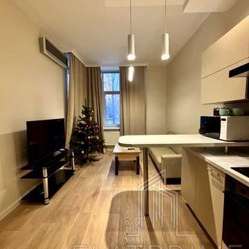 Євгена Коновальця вул. (Щорса), 32-В