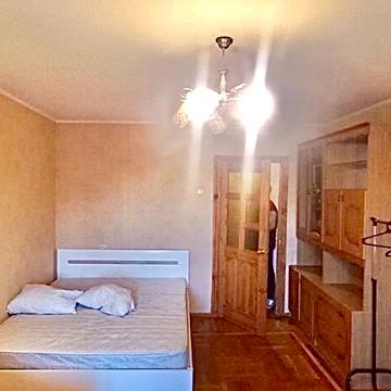 Леоніда Бикова бульв., 7