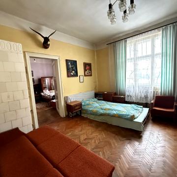 Гагаріна, 111