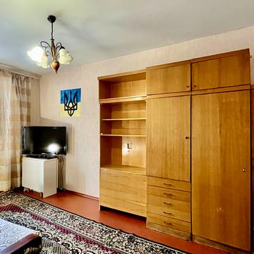 Червоної Калини просп. (Володимира Маяковського), 32-В