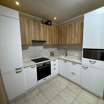 Драгоманова вул., 6