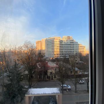 Літературна вул., 10-А