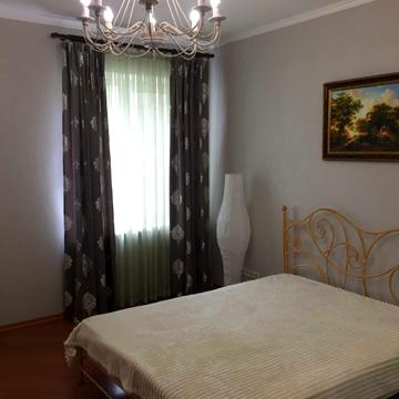 Григорія Сковороди вул. (Пушкінська), 72