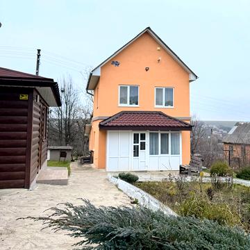 Ветеранів, 3