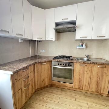 Чернівецька вул., 17