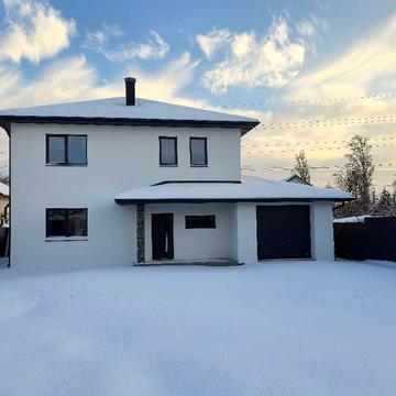 Набережна вул., 24