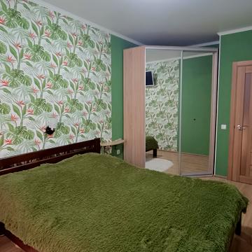 Молодіжна вул., 11/8