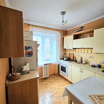 Естонська вул., 1/5