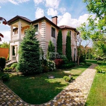 Георгія Горюшка вул., 9