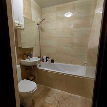 Світла вул., 27