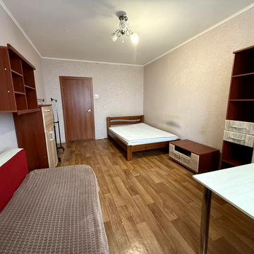 Григорія Ващенка вул., 1