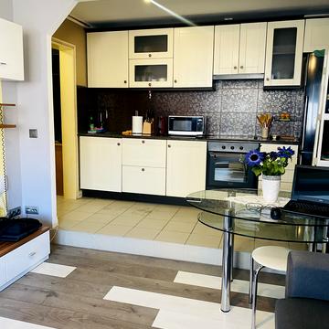 Лариси Руденко вул., 10-В