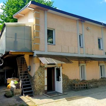 Союзу Українок вул. (), 4