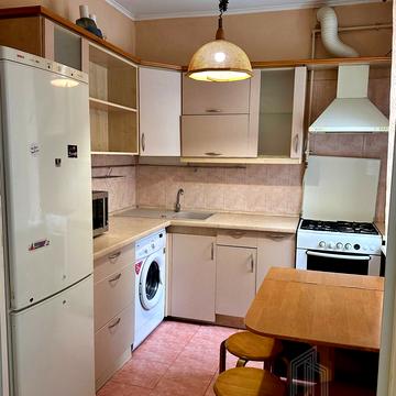 Костя Гордієнка пров., 8