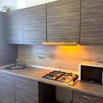 Європейська вул., 10