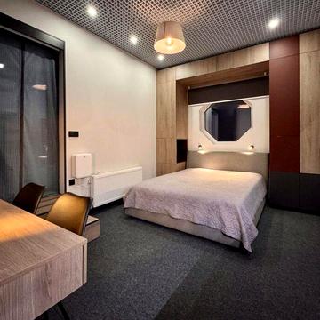 Андрія Верхогляда вул. (Михайла Драгомирова), 15