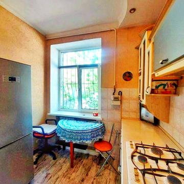 Максима Берлинського вул., 6