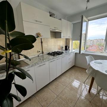 Наукова вул., 13