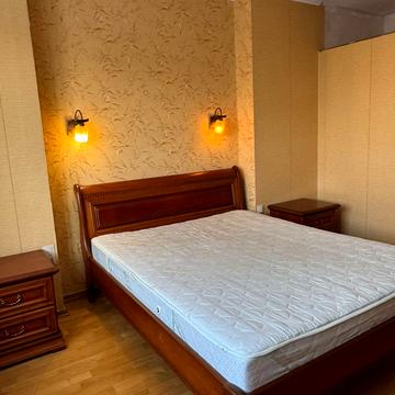 Бориса Гмирі вул., 6