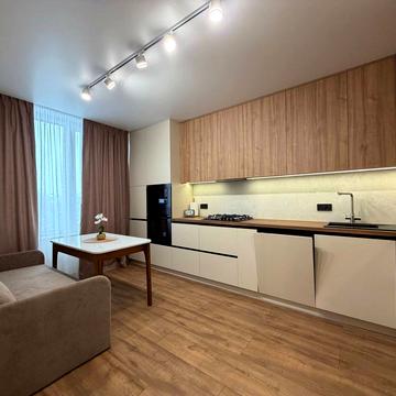 Степана Бандери вул., (Будинок 4)