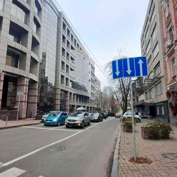 Обсерваторна вул., 23