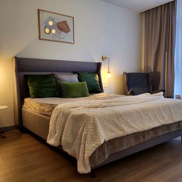 Джона Маккейна вул. (Івана Кудрі), 1-Б