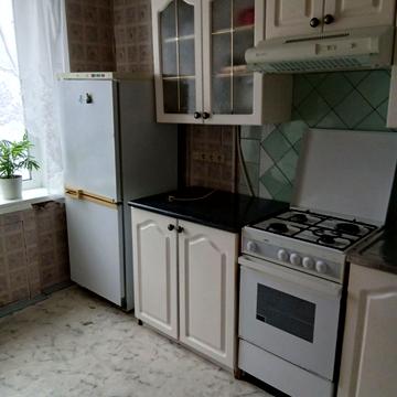 Менахем-Мендл Шнеєрсона вул. (Мініна), 11