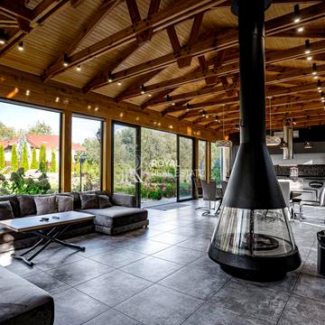 Садова вул., 3