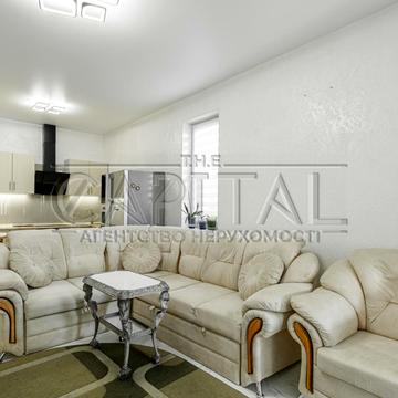 Вул. Світанкова, 4