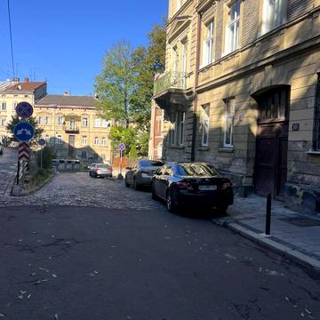 Леоніда Глібова вул., 9