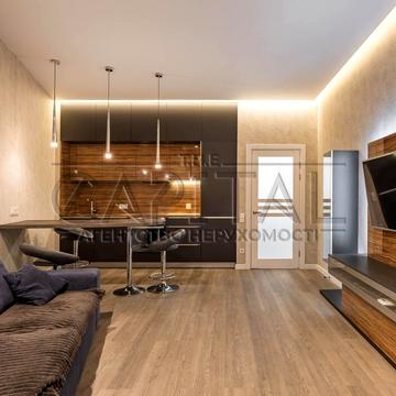 Академіка Філатова вул., 2/1