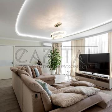 Валерія Лобановського вул., 9