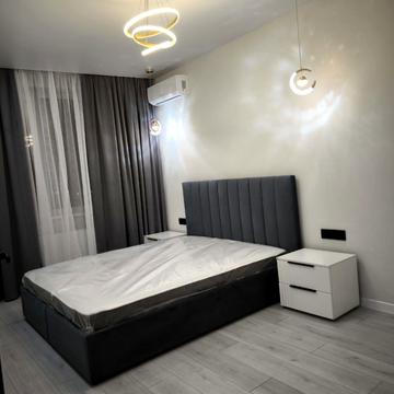 Героїв Небесної Сотні просп., 16/22