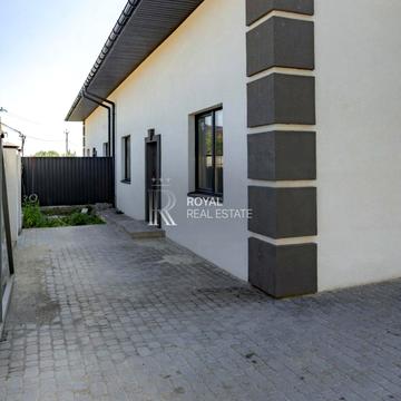 Центральна вул.