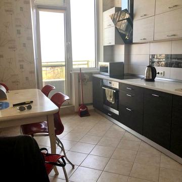 Перлинна вул., 1