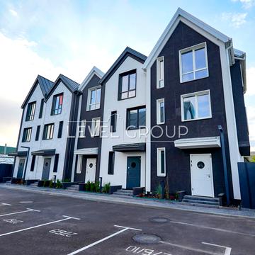 Дніпровська, 27б