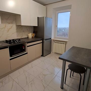 Семафорна вул., 11