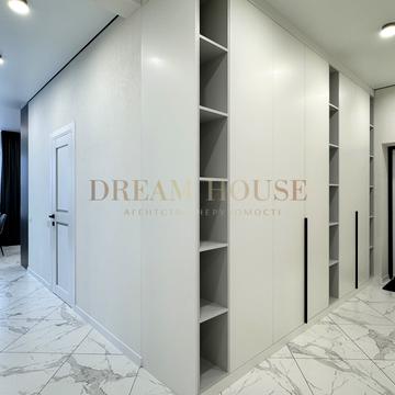 Левка Симиренка вул., 39