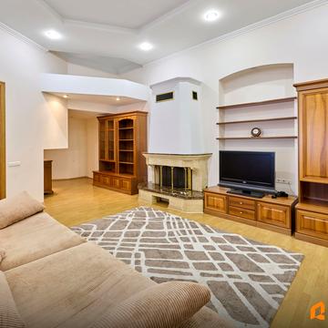 Євгена Чикаленка вул. (Пушкінська), 7