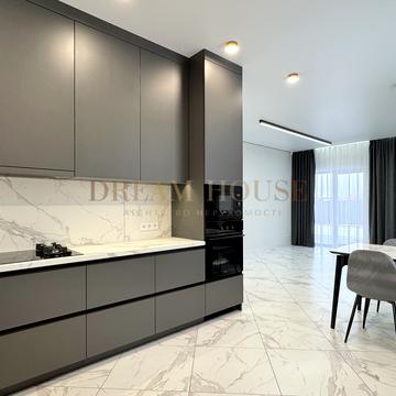 Левка Симиренка вул., 39