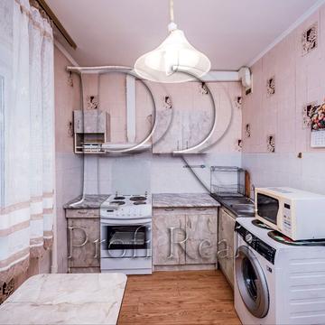 Миколи Лаврухіна вул., 11