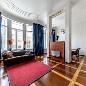 Велика Васильківська вул. (Червоноармійська), 27