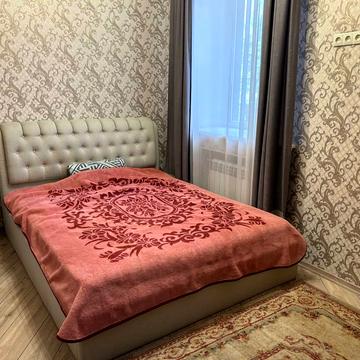 Алчевських вул. (Артема), 1/13