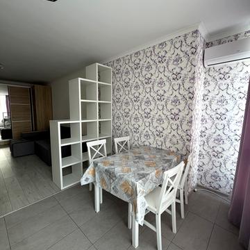 Анни Ахматової вул., 22